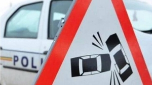 O femeie a fost surprinsă consumând alcool înainte să comită un teribil accident. Imagini șocante
