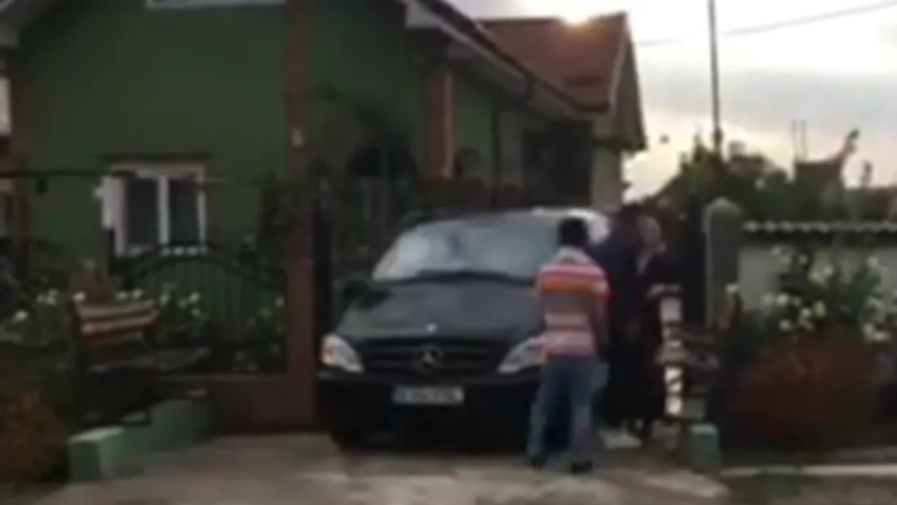 Ce s-a întâmplat la Bucureşti în timp ce maşina cu trupul neînsufleţit al Denisei a ajuns la Ştefăneşti