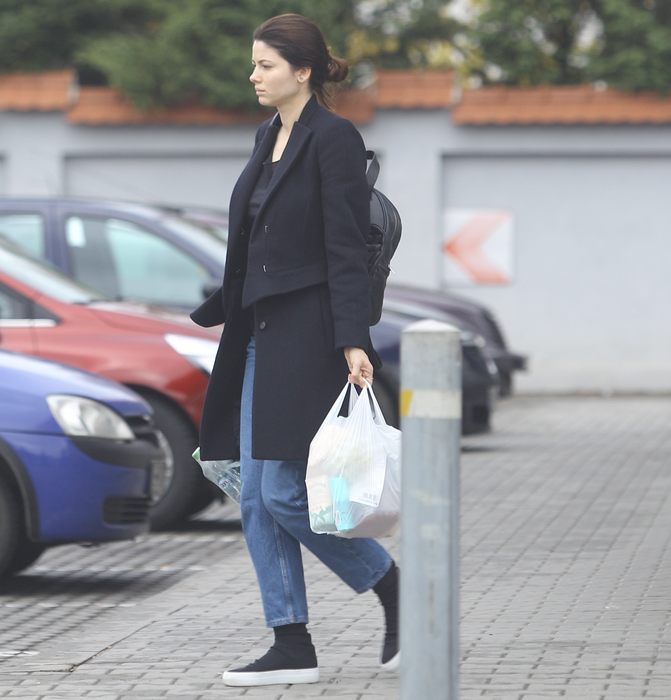 Anca Lungu pare foarte afectată de despărţirea de tatăl fiicei ei