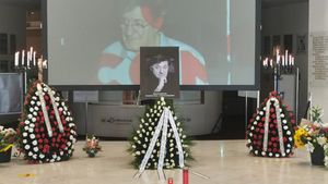 Ultimul omagiu adus marelui actor Ion Caramitru. Ce se întâmplă în aceste momente acolo unde este depus