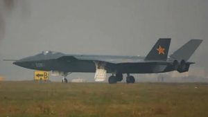 VIDEO China se lauda cu primul avion intr-adevar invizibil!