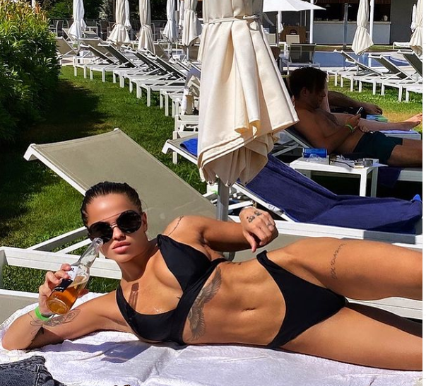 Anul trecut, Diana Gureșoaie a sărit cu paharul spart la Alex Bodi