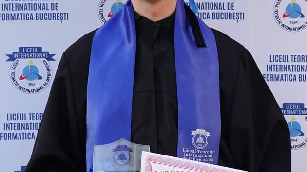 Un tânăr a luat 10 la Bac și a fost acceptat la șapte universități de top, dar părinții nu au bani pentru școlarizare