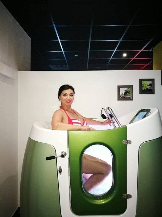 Îmbrăcată în costum de baie, Adriana Bahmuţeanu le-a arătat tuturor cum se menţine în formă. „Cel mai bun…”