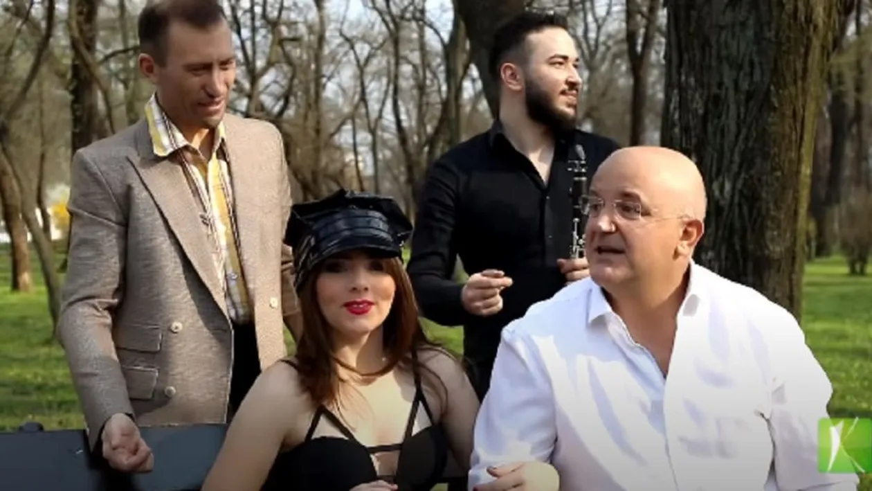 De necrezut! Axinte a dat lovitura după melodia cu Vulpiţa de la Acces Direct! Câţi bani a făcut într-o lună de când a făcut-o cântăreaţă pe Veronica Stegaru