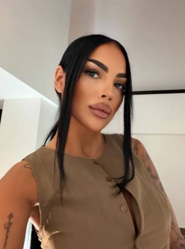 Ce datorii colosale are influencerița acuzată că înscena accidente pentru a obține bani. A ironizat ANAF-ul cu Rolexul la mână, dar realitatea era cruntă