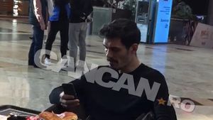Sătul de povestea cu Misty şi Keo…Iubitul Andreei Bălan a ”fugit” de acasă!