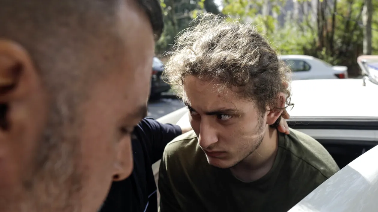 Un tânăr de 20 de ani, găsit mort în București. Legătura cu Vlad Pascu