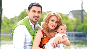 Au avut curaj! Alina Sorescu si Alexandru Ciucu si-au luat fetita de cinci luni in vacanta, in Grecia! Vezi cum s-au descurcat