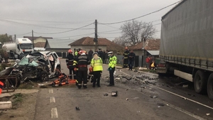 Accident cumplit în județul Prahova! O mașină a fost spulberată de un TIR