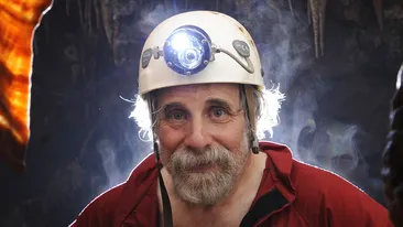 Detaliul uimitor care le-a scapat cand au descarcat fotografiile din vacanta. Monstrul de gheata era un..