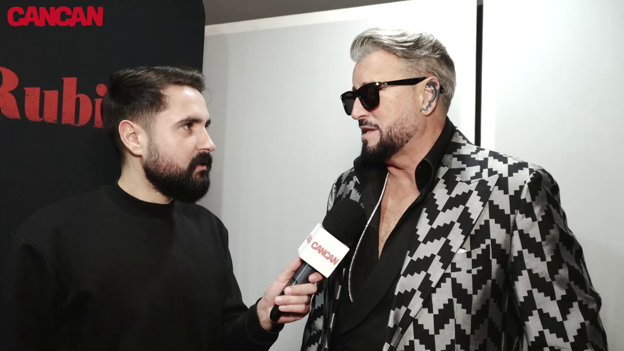 Chiar dacă Botezatu poartă haine scumpe, aceasta sunt folosite, în mare parte, din dorința de a-și menține designerul poziția de fashion icon / (Sursa: Captură video)