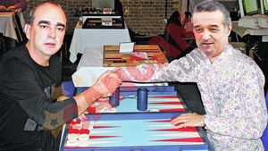 L-a luat pe Cartu intre o linie si un mart