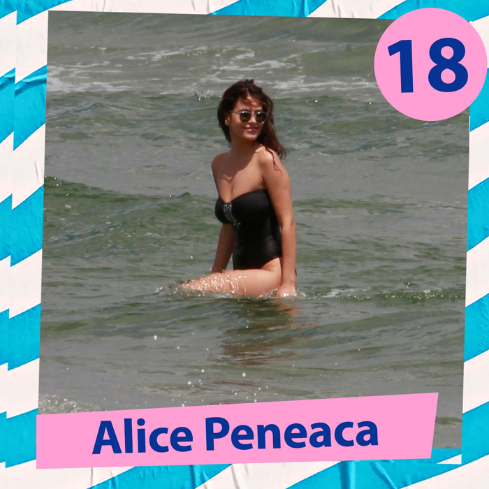 Top 30 vedete care se hârjonesc în apă în cele mai sexy poziții. Ce locuri ocupă Ramona Olaru, Antonia ori Gina Pistol între “Reginele Splash-urilor”