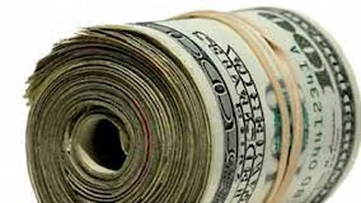 Ai credite in franci elvetieni sau vrei sa investesti in dolari? Iata ce trebuie sa stii! ara!