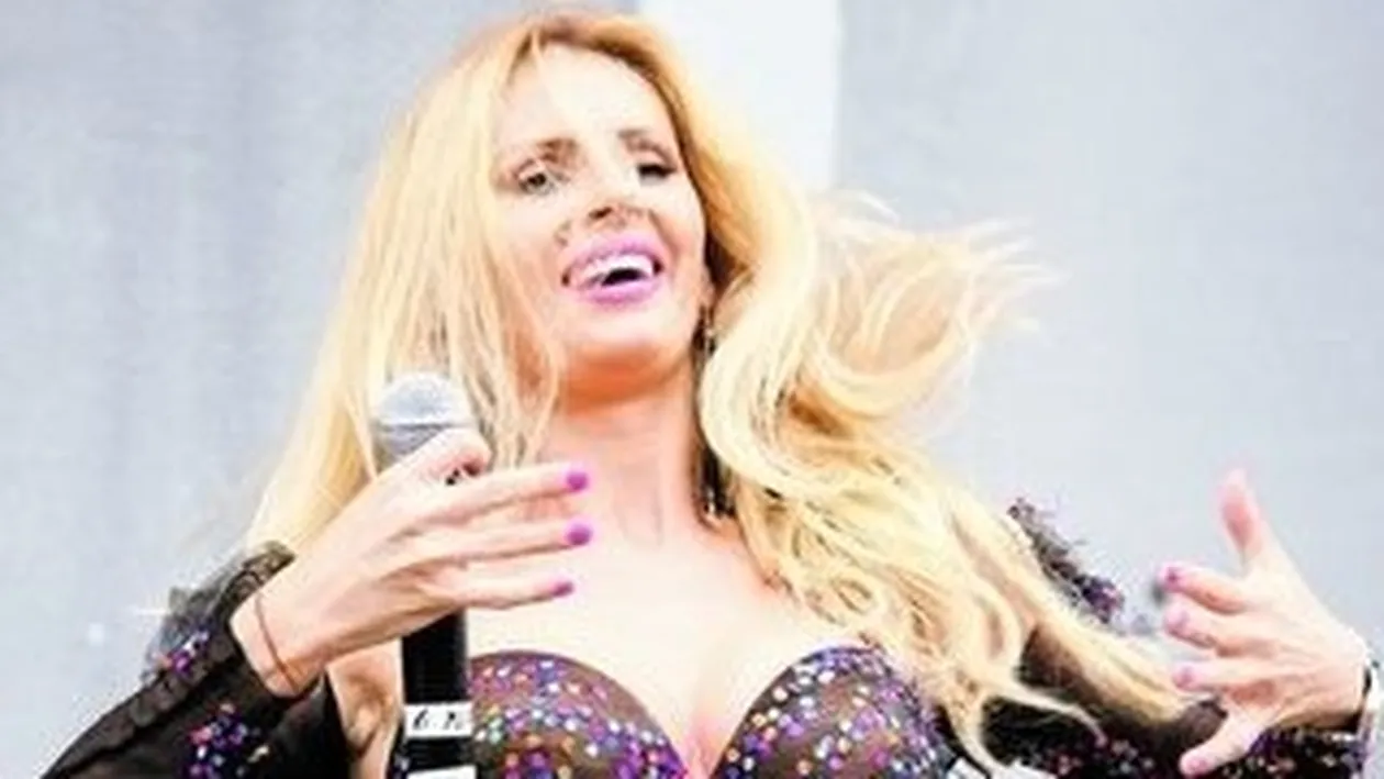 Impresarul Madalina Simionescu povesteste cum au fost escrocati Puya si Andreea Banica. Au ramas neplatiti dupa ce au fost momiti sa cante in Italia