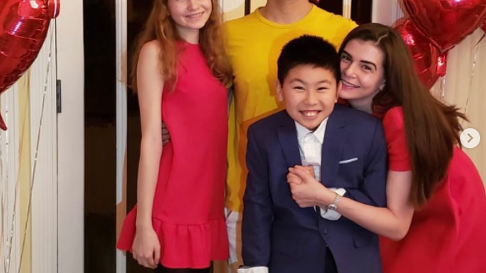 Irina Columbeanu, copia fidelă a mamei sale. Cum a petrecut Crăciunul alături de Monica Gabor și Mr. Pink în Malibu