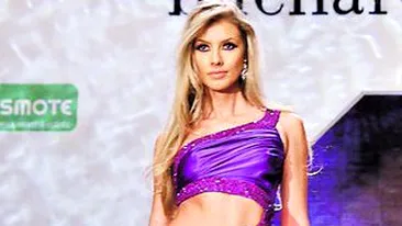 Bucharest Fashion Week are loc in Crystal Palace Ballroom