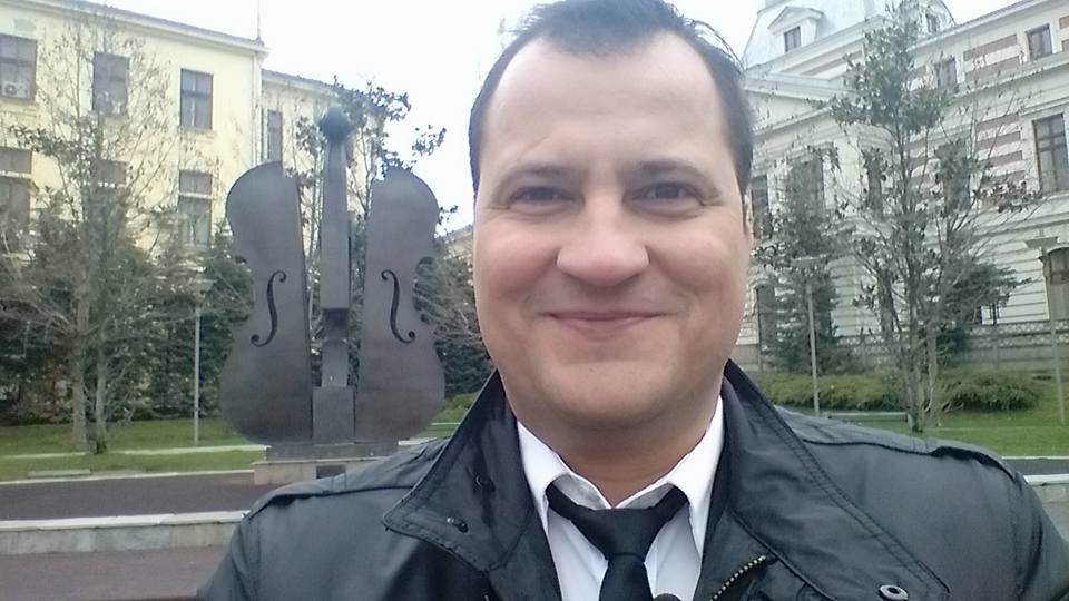 Șerban Huidu, scandal monstru pe Facebook pe tema jandarmeriței agresate în Piața Victoriei: „Băi, dobitocule, ucigașule, tu vorbești?”