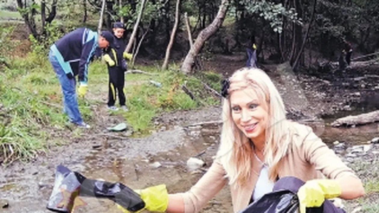 O deputata a strans mizeria lasata de altii! Raluca Turcan a vanat gunoaie