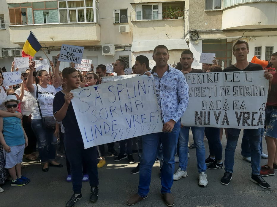 Proteste în Craiova, pentru fetița din Baia de Aramă: „Sorina noi vom lupta, traficanţii nu te ia”