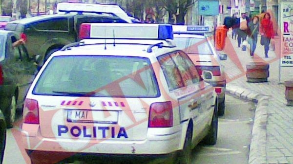 Dosar penal dupa ce a pozat masinile politiei