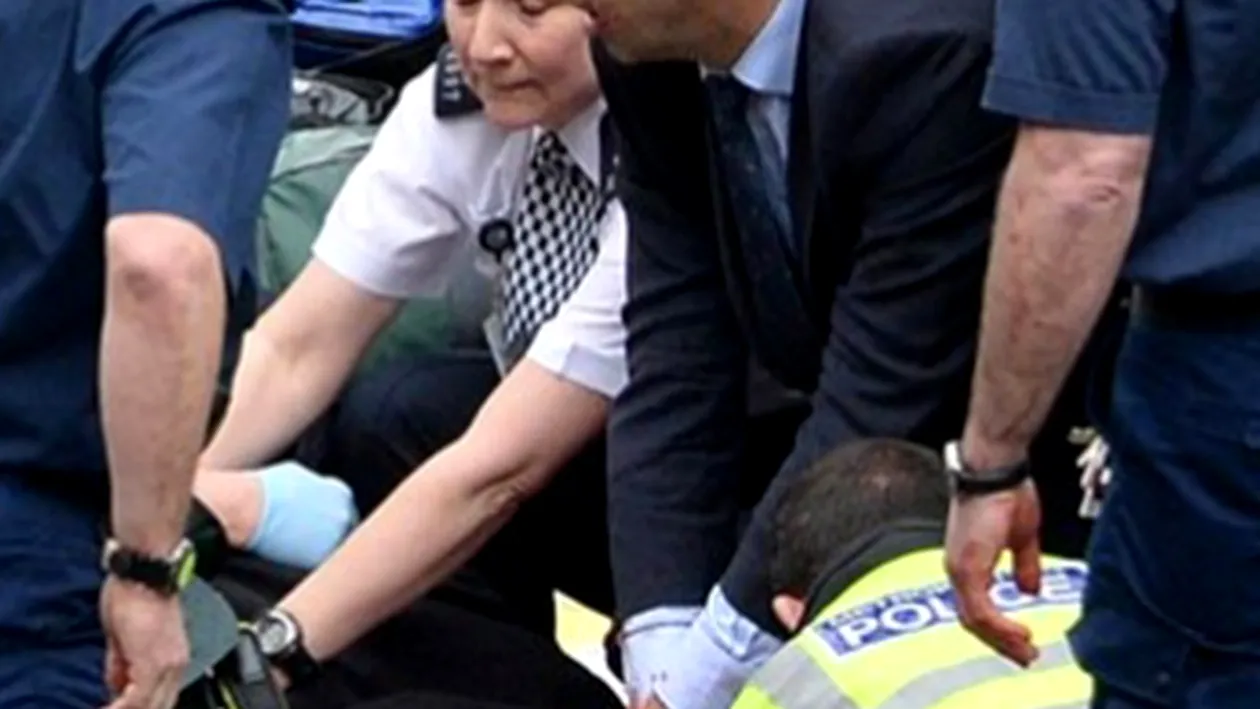 Cine este politicianul care l-a resuscitat pe poliţistul înjunghiat la Londra