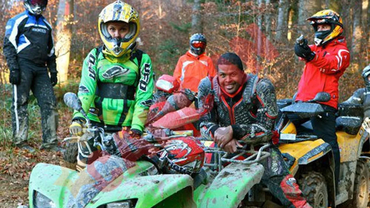 Cabral si Andreea Patrascu fac nebunii in natura! S-au alergat cu ATV-ul prin padure