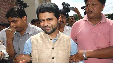 Milionarul indian insurat cu o romanca a ramas fara 16 ceasuri de firma. Afla ce s-a intamplat