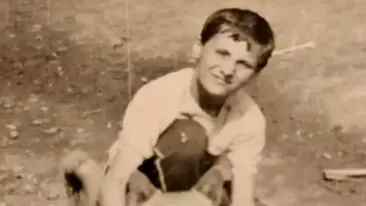 Recunoști vedeta din imagine? Acum este unul dintre cei mai cunoscuți prezentatori din România