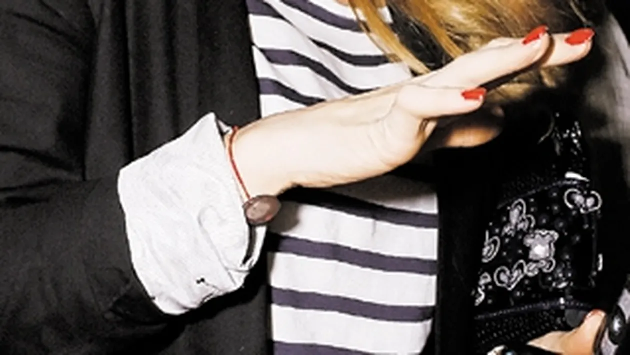 Scandalul dintre Banica si Tonkins ia proportiiL-am dat afara pentru ca nu-si platea chiria! Andreea, maturizeaza-te! Aberezi!