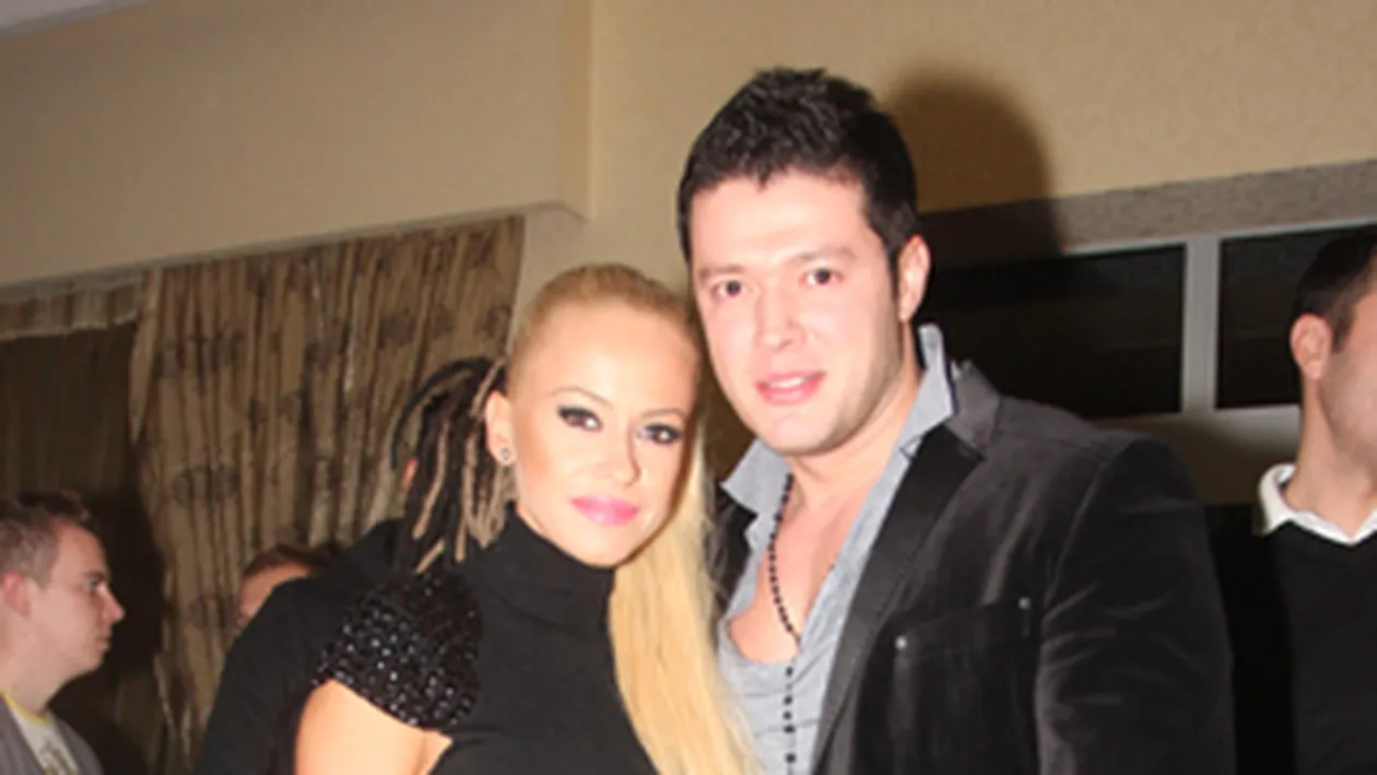 Anda Adam isi lauda iubitul: Victor este un barbat intelept