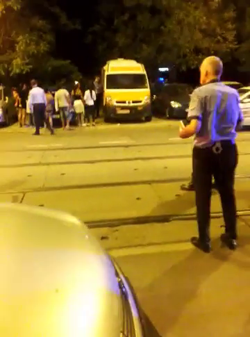 Polițiștii nu au făcut față mulțimii răsculate