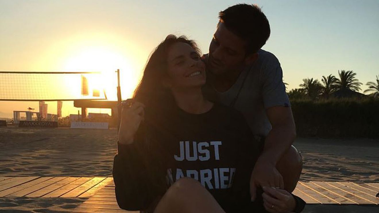 După 8 ani de căsnicie, ADELINA CHIVU  a făcut anunţul chiar cu o zi înaintea soţului ei! 