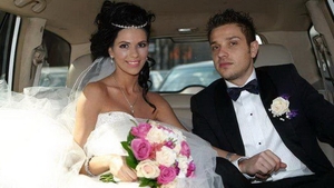 Andreea Bododel si Tibi Balan s-au casatorit! Vezi aici cat de frumoasa a fost bruneta mireasa si cat de fericit mirele!