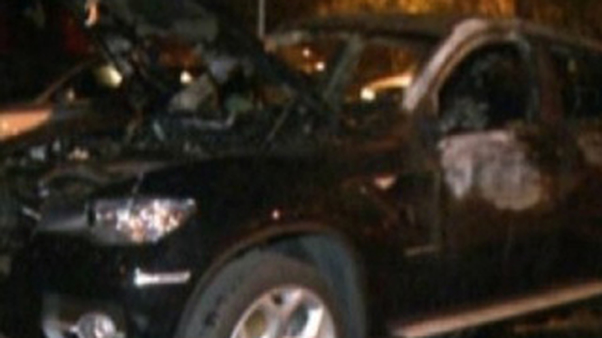 Razbunare in stil mafiot in Capitala! Un BMW X6, incendiat cu un cocktail Molotov in cartierul Pantelimon!