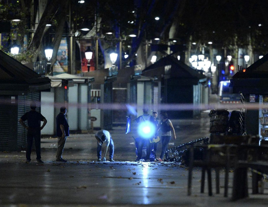 O dubiţă a intrat în oamenii de pe stradă, joi după amiază la Barcelona