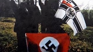 Un adolescent isi formase un grup neo-nazist si planuia sa rastoarne Guvernul Marii Britanii prin atentate cu bomba si arme chimice