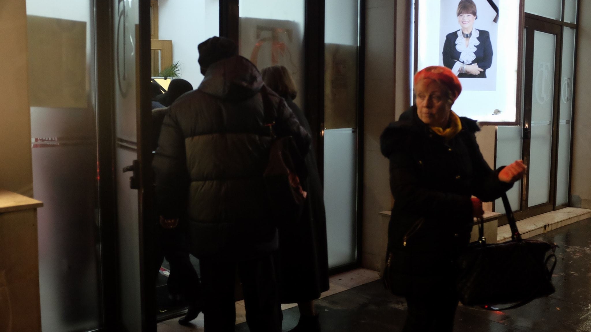 VIDEO / Fostul prezentator al celebrei emisiuni ”Feriţi-vă de măgăruş”, apariţie la căpătâiul Cristinei Stamate! Cum arată acum actorul