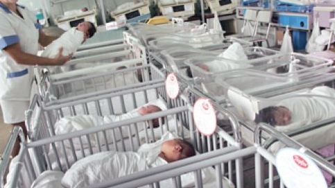 Dezvăluire cutremurătoare făcută de o asistentă medicală muribundă! Cum a nenorocit viețile a peste 5.000 de copii