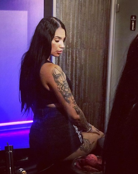 EA e noua cucerire a fostului iubit al Biancăi Drăgușanu. Bruneta are forme voluptoase și multe tatuaje