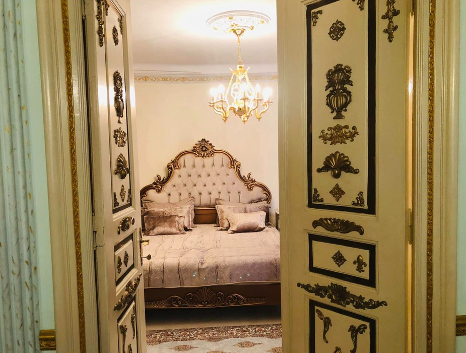 Prețul unui apartament în centrul Capitalei a creat isterie pe Internet! Suma ireală pe care o cere proprietarul: ”La bucătărie, trebuie să stai în genunchi să gătești”
