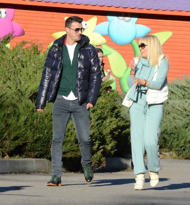 Elena Udrea se mărită cu Adrian Alexandrov! Anunțul a fost făcut chiar de viitoarea mămică: “Mă căsătoresc cu tatăl copilului“