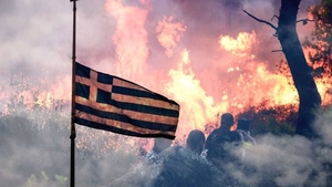 Bilanțul victimelor a crescut în urma incendiilor din Atena! Imagini apocaliptice surprinse din avion