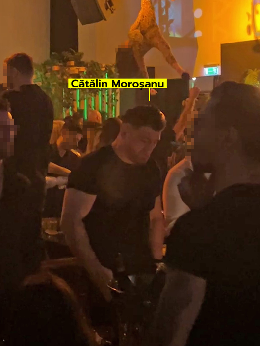 Cătălin Moroșanu, absorbit de atmosfera din club (Foto: CANCAN.RO)