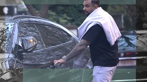 Ireal! Cum îl copiază Alex Bodi pe legendarul Maradona! Musculosul ”lovește” cu încă o apariție spectaculoasă