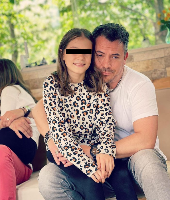 Ce se întâmplă între Răzvan şi Irina Fodor, după plecarea prezentatoarei la America Express: „Crezi că mami vrea alt tătic? Unul blond cu ochi albaștri?”