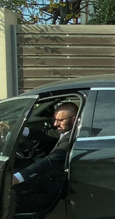 Ioniță de la Clejani coboară din mașină