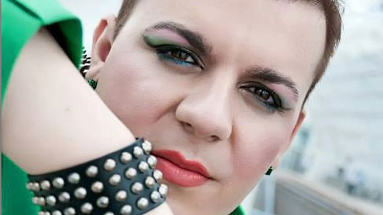 Cantaretul cu tocuri este in pragul depresiei! A anuntat ca va fugi din tara: ”Aici nu mai produc nici macar matreata!