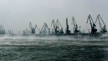 Porturi inchise din cauza vântului puternic, în Constanţa! Codul galben ar putea aduce primele ninsori pe litoral